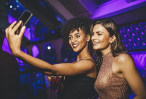 5 Ways to Snap Stunning Selfies at Upcoming Holiday Parties